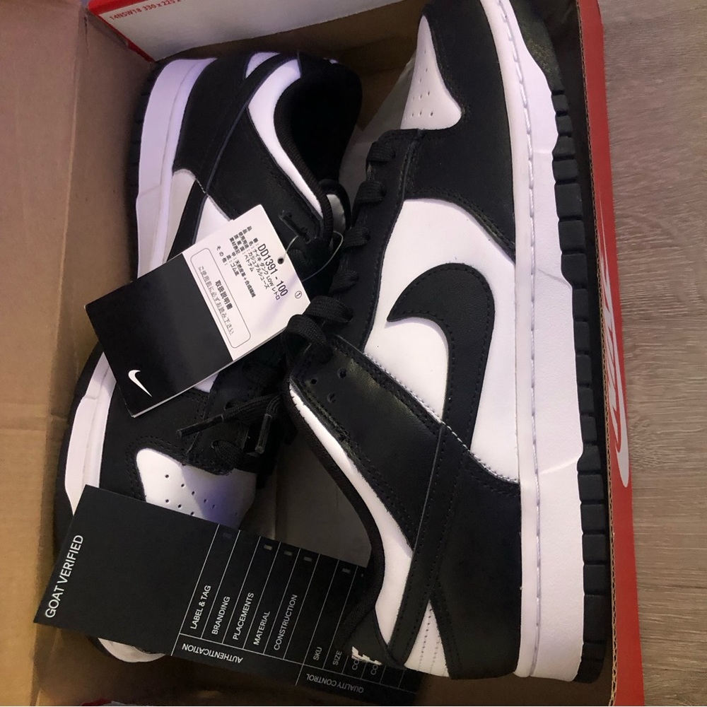 NIKE Panda Dunks Size 10.5
